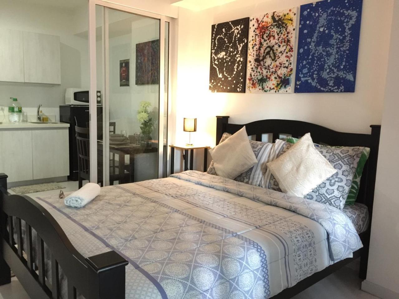 Azure Urban Resort Res. Paranaque City ภายนอก รูปภาพ